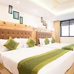 Hotel Sky Wood At Airport