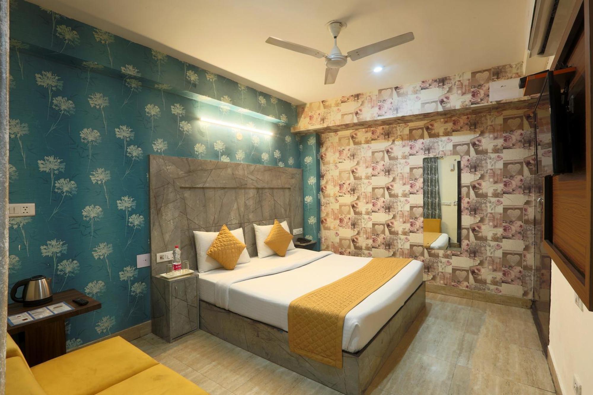 Sky Wood At Airport 3* New Delhi