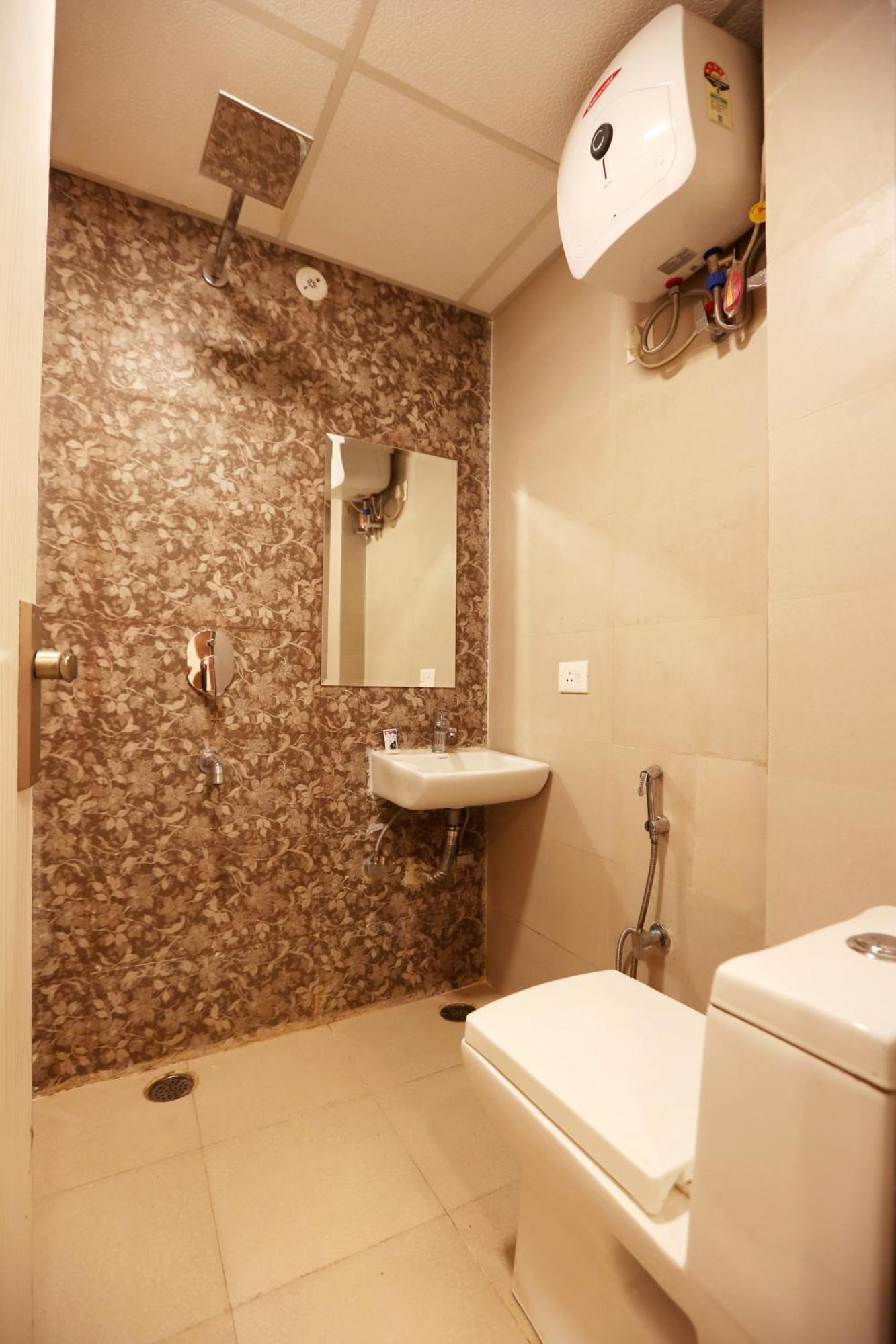 Sky Wood At Airport Bed & Breakfast New Delhi