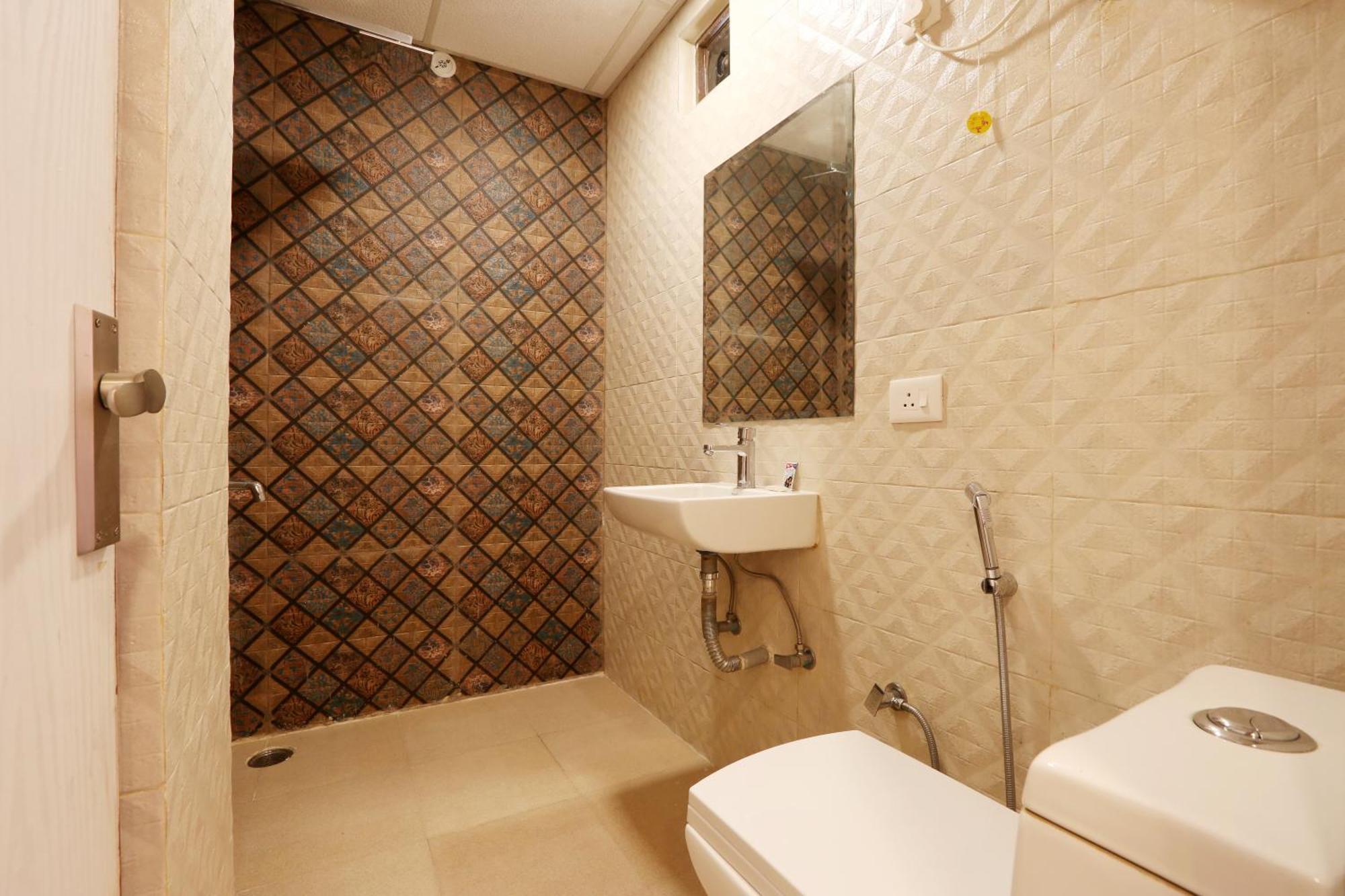 Sky Wood At Airport Bed & Breakfast New Delhi