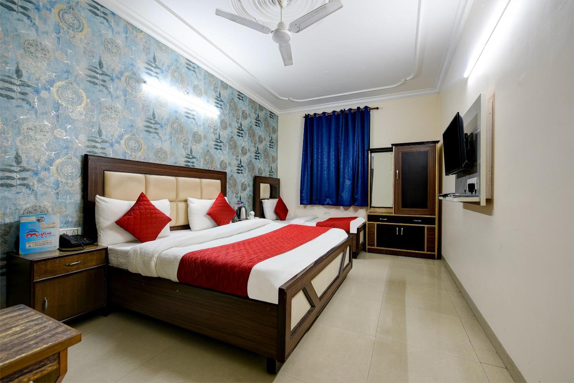 Sky Wood At Airport Bed & Breakfast 3*